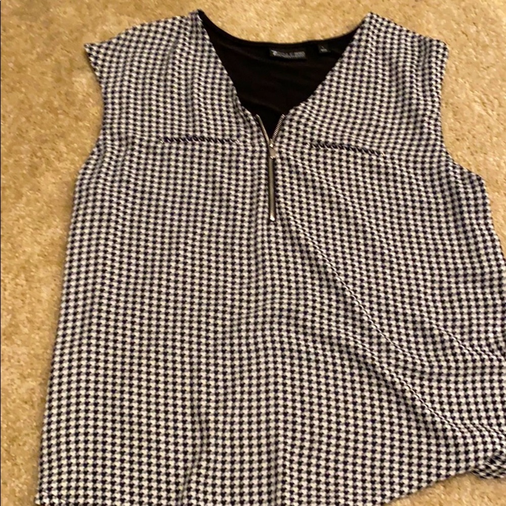 Women’s Large NY& Company top